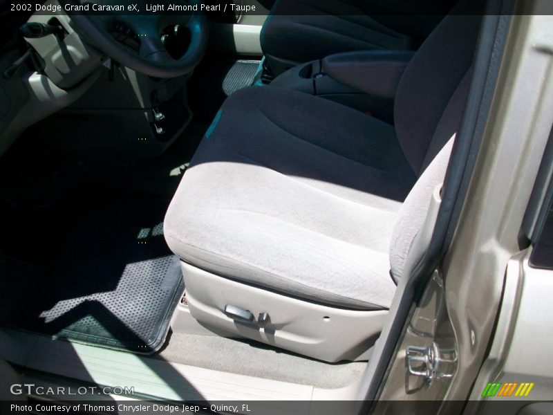 Light Almond Pearl / Taupe 2002 Dodge Grand Caravan eX