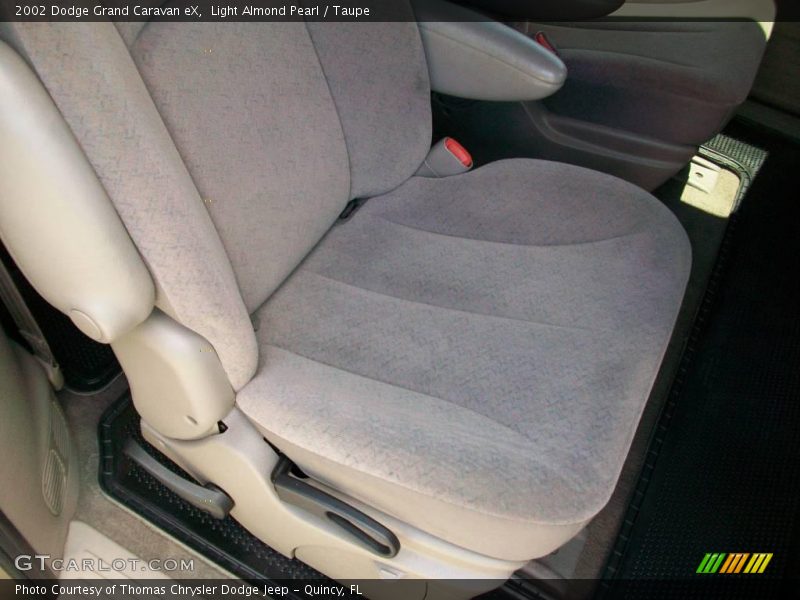 Light Almond Pearl / Taupe 2002 Dodge Grand Caravan eX