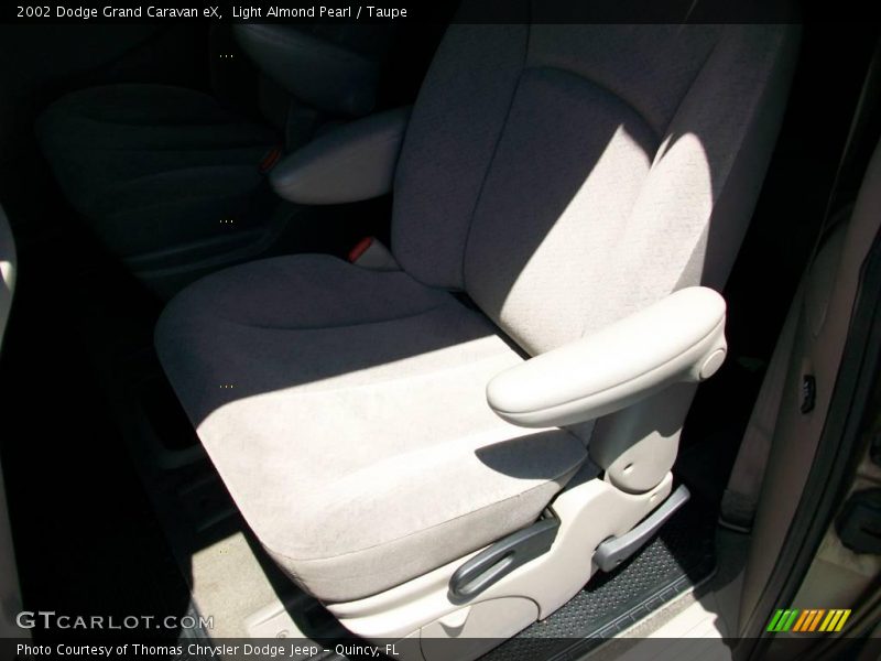 Light Almond Pearl / Taupe 2002 Dodge Grand Caravan eX