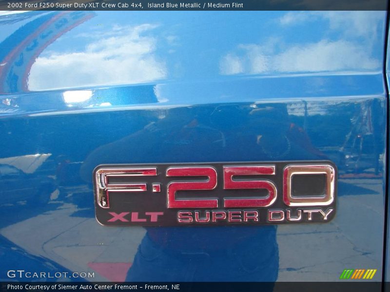 Island Blue Metallic / Medium Flint 2002 Ford F250 Super Duty XLT Crew Cab 4x4