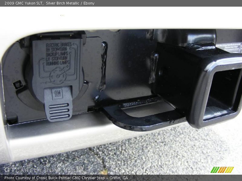 Silver Birch Metallic / Ebony 2009 GMC Yukon SLT