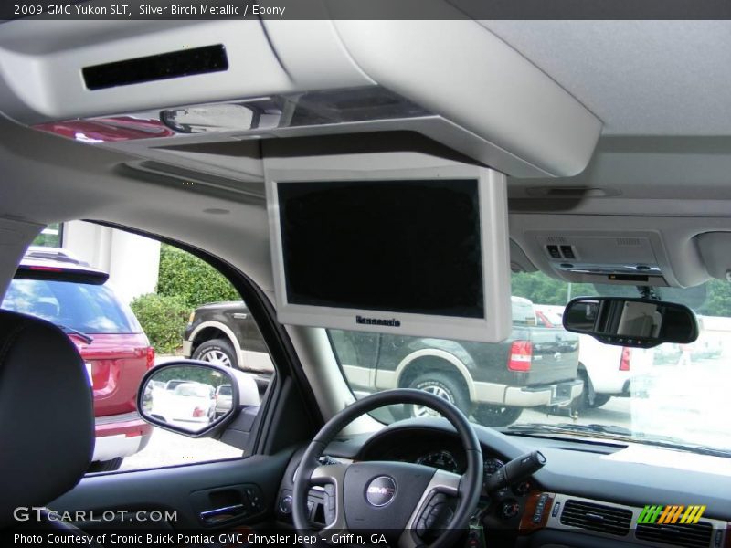 Silver Birch Metallic / Ebony 2009 GMC Yukon SLT