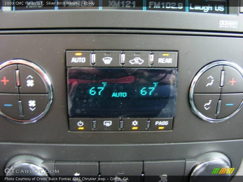 Silver Birch Metallic / Ebony 2009 GMC Yukon SLT