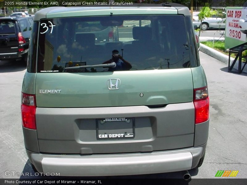 Galapagos Green Metallic / Gray/Green 2005 Honda Element EX AWD