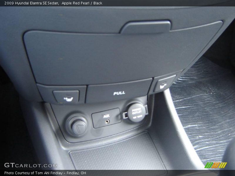 Apple Red Pearl / Black 2009 Hyundai Elantra SE Sedan