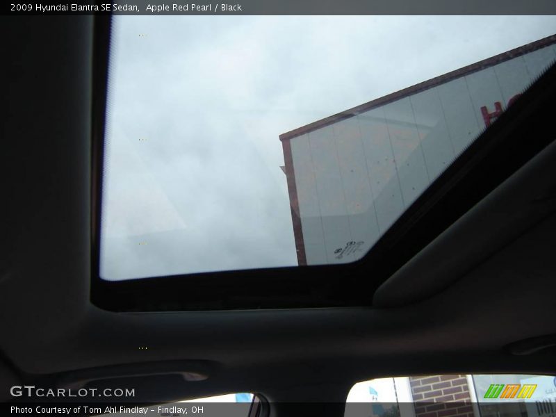 Apple Red Pearl / Black 2009 Hyundai Elantra SE Sedan