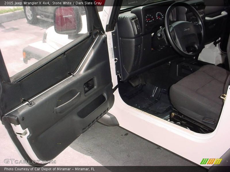 Stone White / Dark Slate Gray 2005 Jeep Wrangler X 4x4