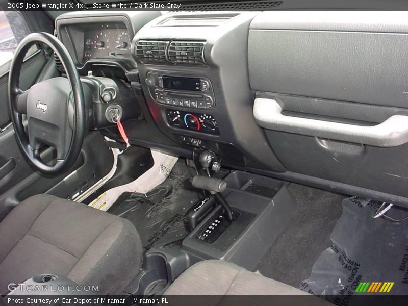 Stone White / Dark Slate Gray 2005 Jeep Wrangler X 4x4