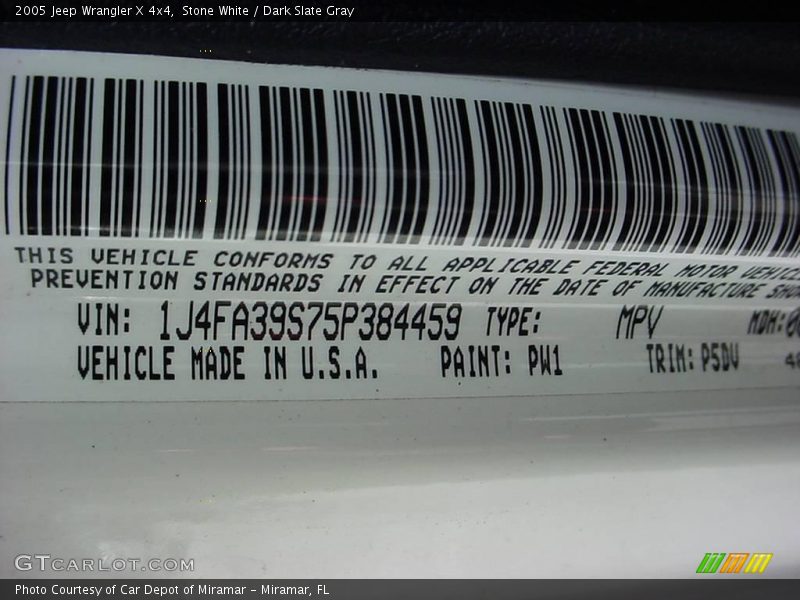 Stone White / Dark Slate Gray 2005 Jeep Wrangler X 4x4