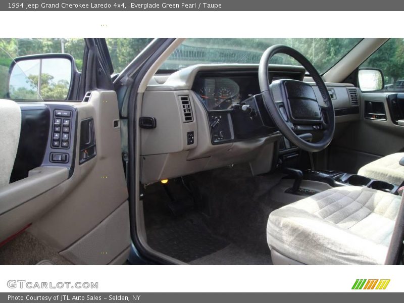 Everglade Green Pearl / Taupe 1994 Jeep Grand Cherokee Laredo 4x4