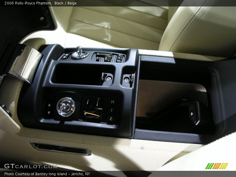 Black / Beige 2006 Rolls-Royce Phantom