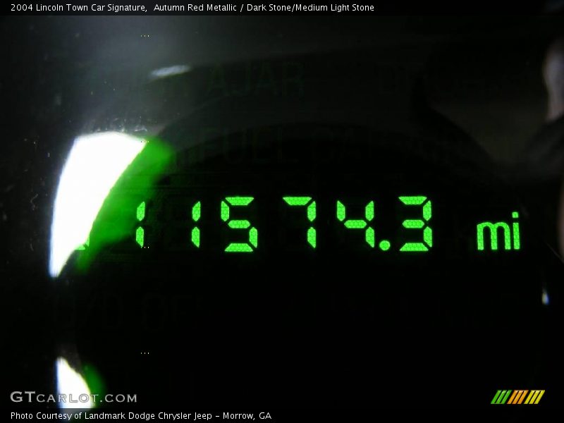 Autumn Red Metallic / Dark Stone/Medium Light Stone 2004 Lincoln Town Car Signature