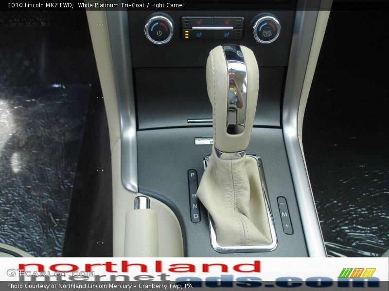 White Platinum Tri-Coat / Light Camel 2010 Lincoln MKZ FWD