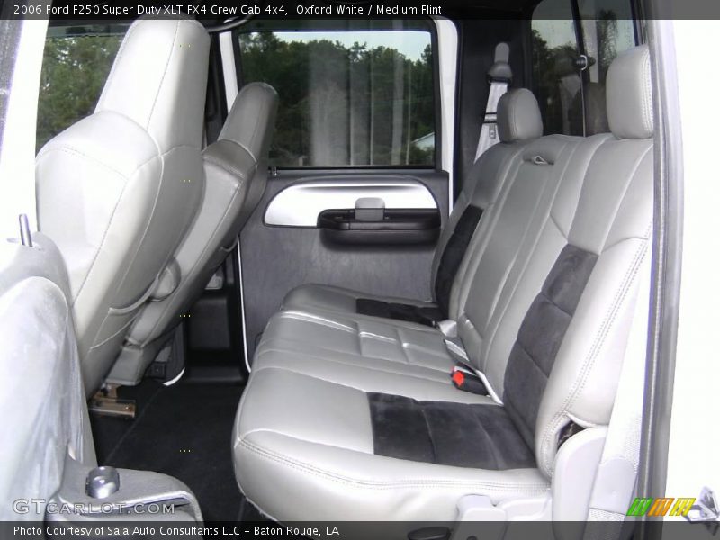 Oxford White / Medium Flint 2006 Ford F250 Super Duty XLT FX4 Crew Cab 4x4