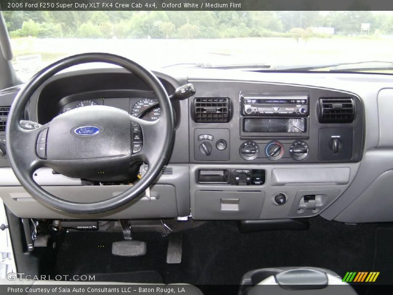 Oxford White / Medium Flint 2006 Ford F250 Super Duty XLT FX4 Crew Cab 4x4