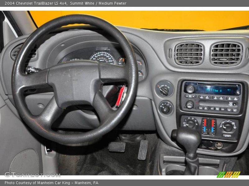 Summit White / Medium Pewter 2004 Chevrolet TrailBlazer LS 4x4