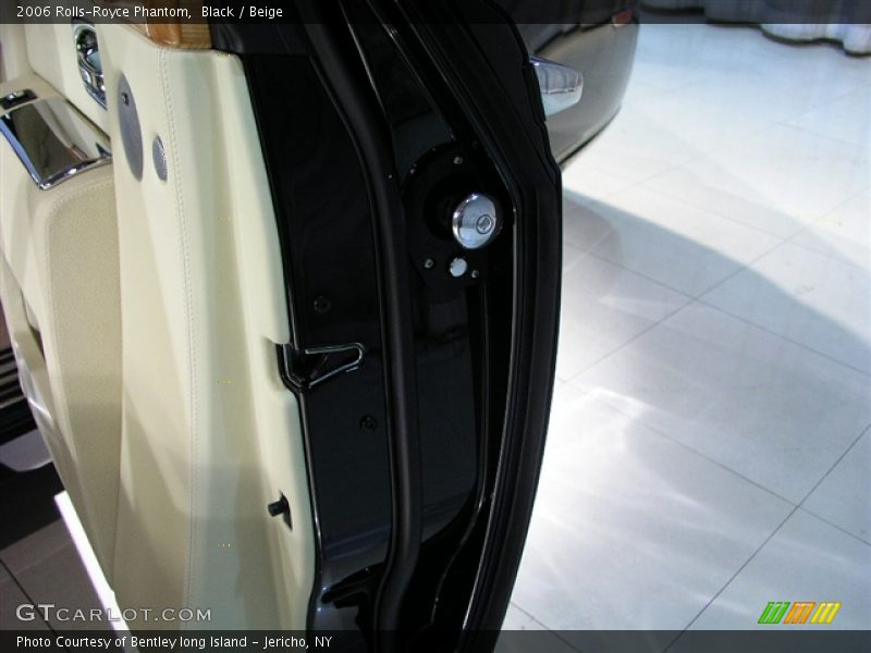 Black / Beige 2006 Rolls-Royce Phantom