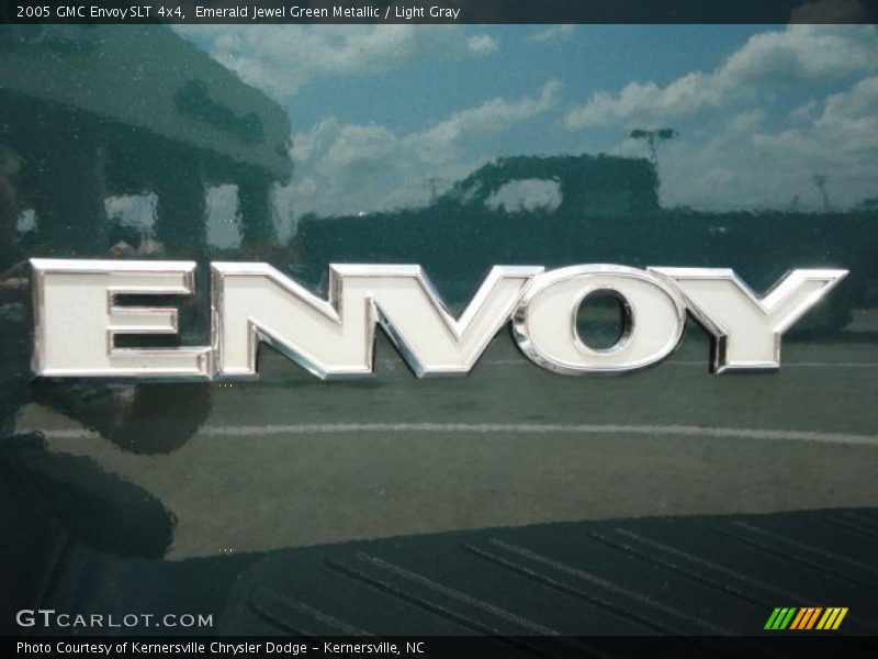 Emerald Jewel Green Metallic / Light Gray 2005 GMC Envoy SLT 4x4
