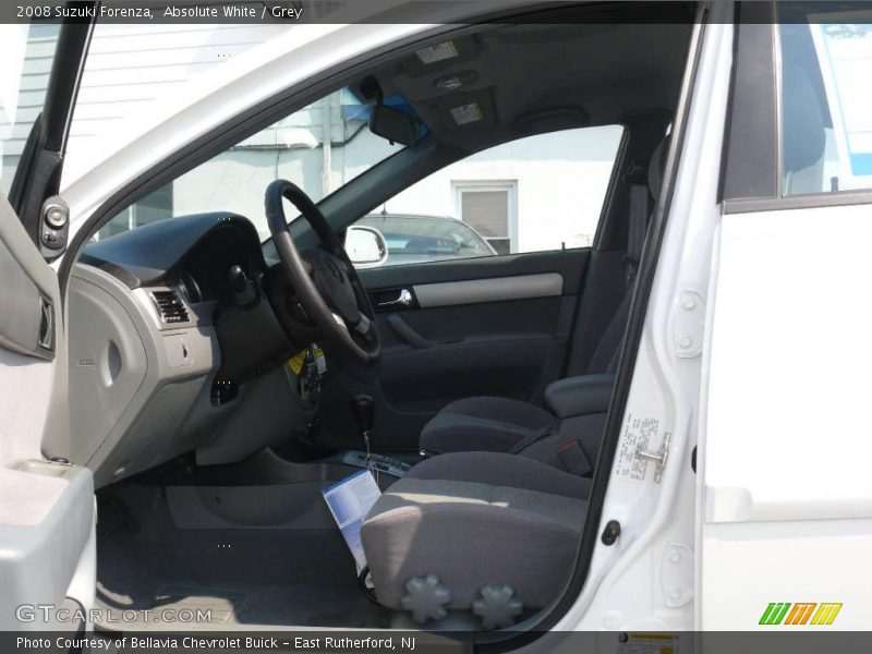 Absolute White / Grey 2008 Suzuki Forenza