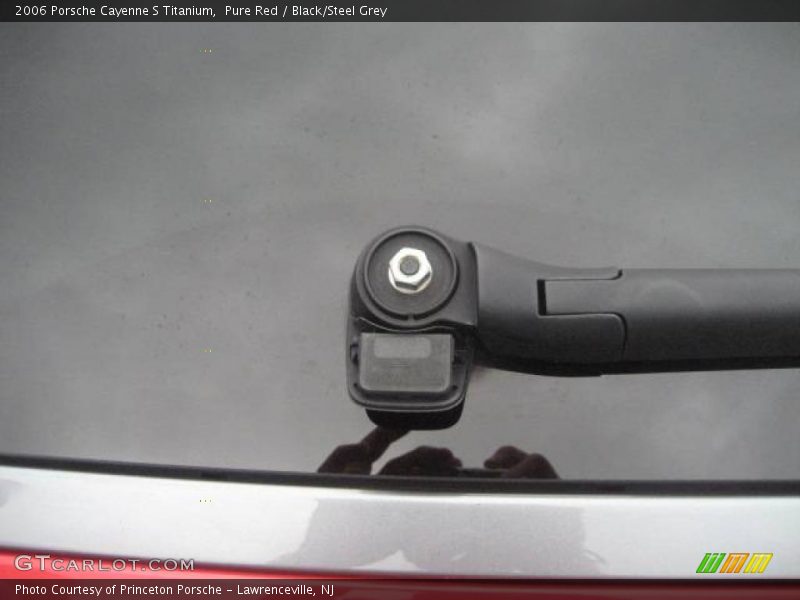 Pure Red / Black/Steel Grey 2006 Porsche Cayenne S Titanium