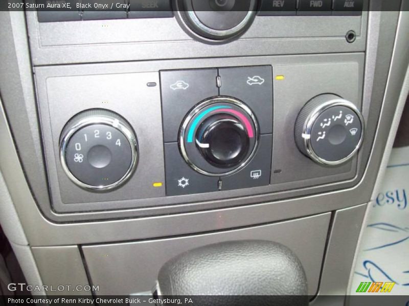 Black Onyx / Gray 2007 Saturn Aura XE