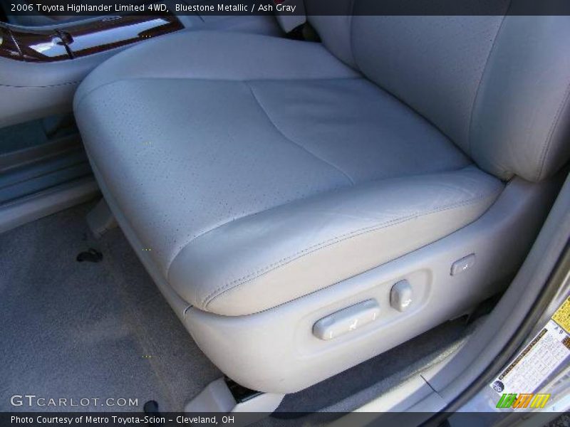 Bluestone Metallic / Ash Gray 2006 Toyota Highlander Limited 4WD
