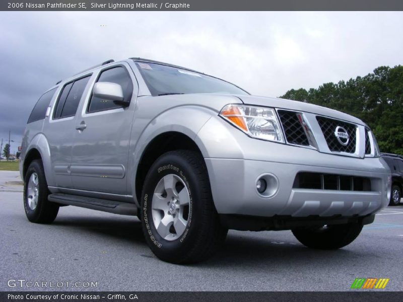Silver Lightning Metallic / Graphite 2006 Nissan Pathfinder SE