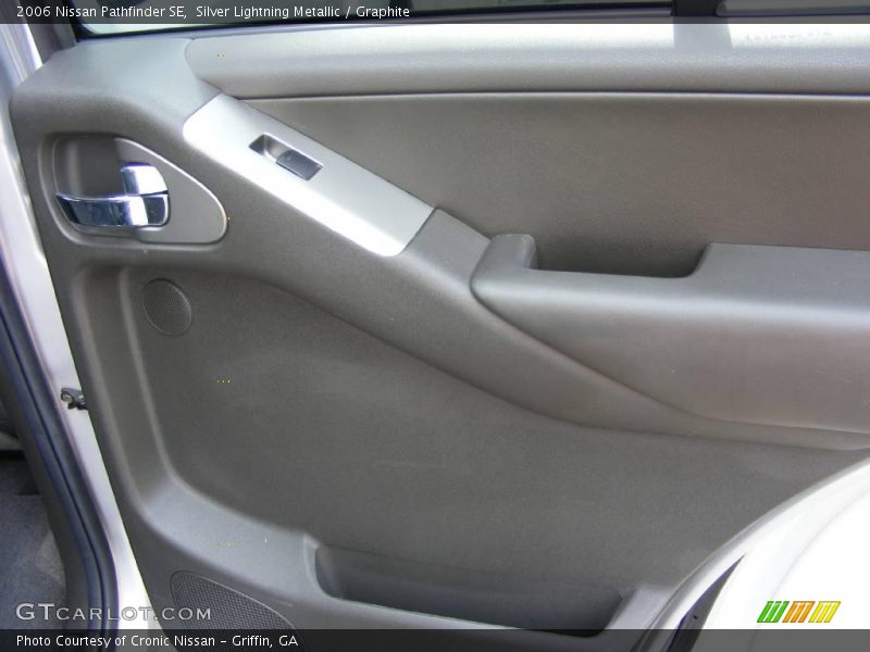 Silver Lightning Metallic / Graphite 2006 Nissan Pathfinder SE