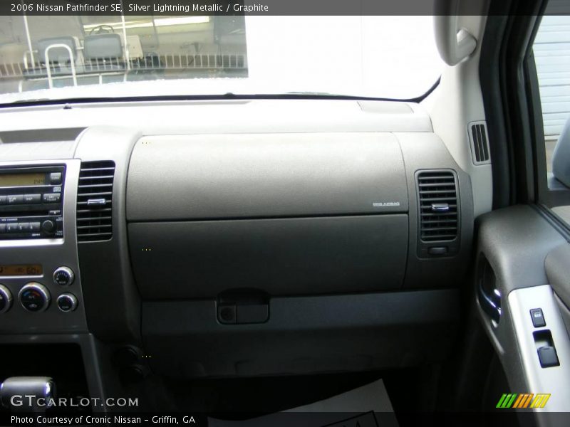 Silver Lightning Metallic / Graphite 2006 Nissan Pathfinder SE