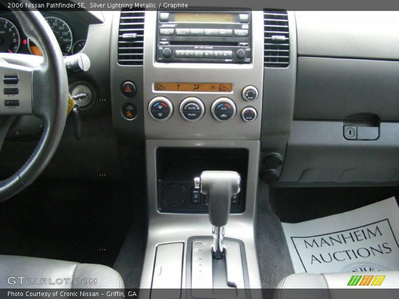Silver Lightning Metallic / Graphite 2006 Nissan Pathfinder SE
