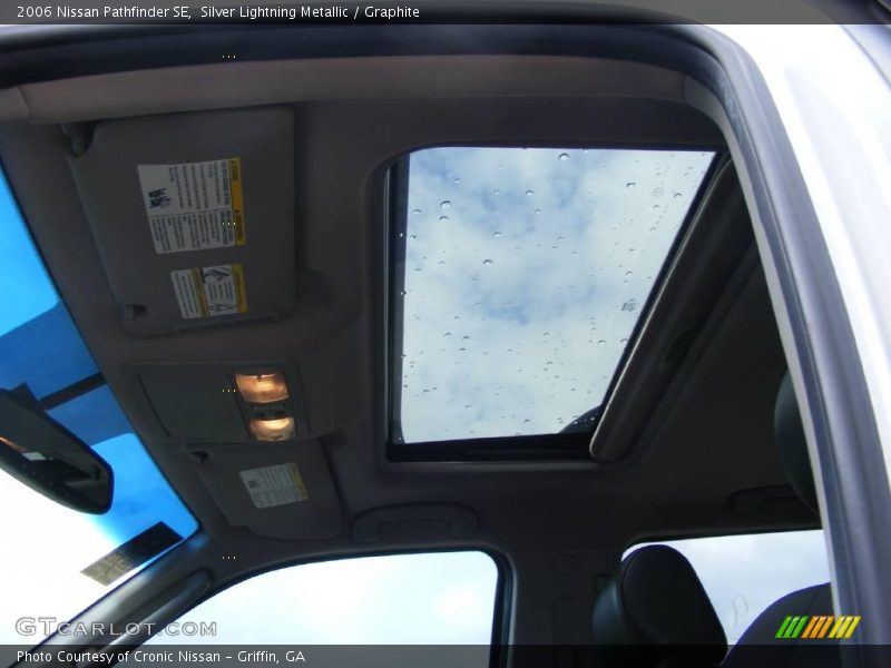Silver Lightning Metallic / Graphite 2006 Nissan Pathfinder SE