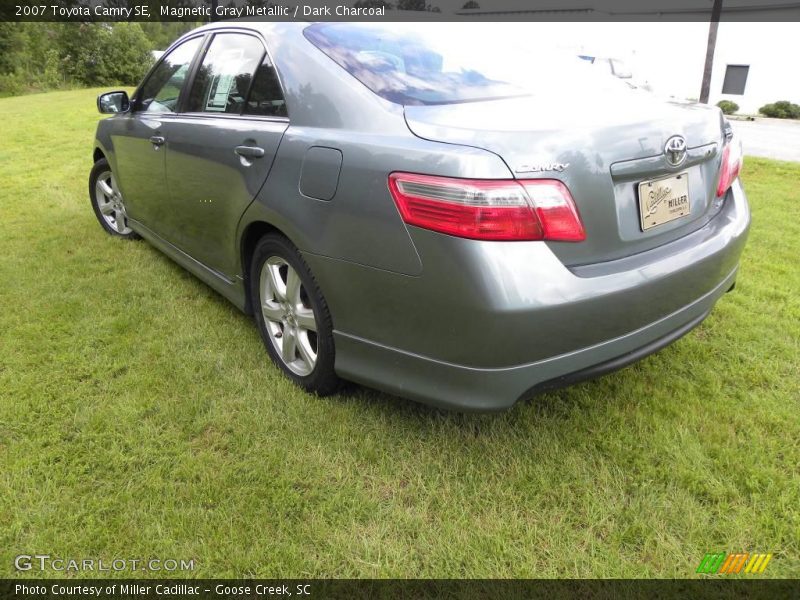 Magnetic Gray Metallic / Dark Charcoal 2007 Toyota Camry SE