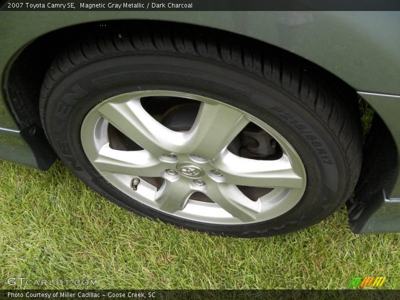 Magnetic Gray Metallic / Dark Charcoal 2007 Toyota Camry SE