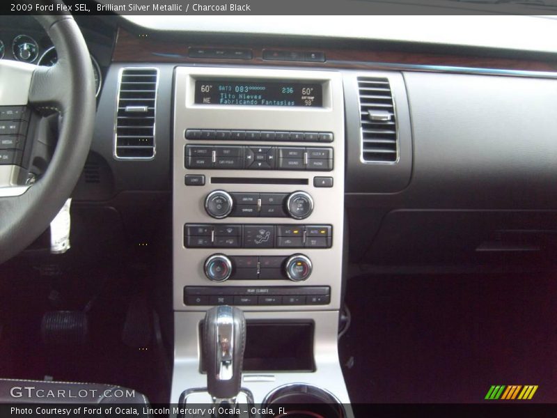 Brilliant Silver Metallic / Charcoal Black 2009 Ford Flex SEL