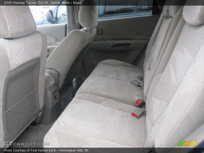 Nordic White / Beige 2005 Hyundai Tucson GLS V6