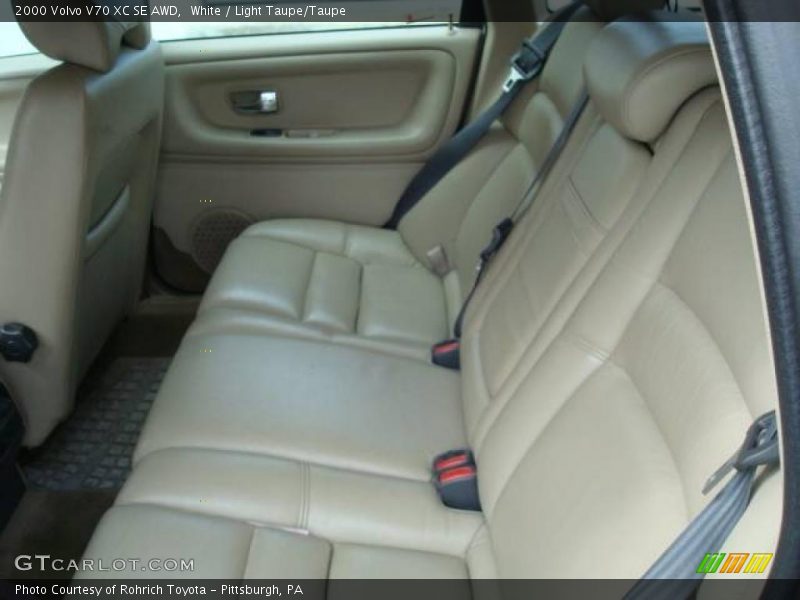 White / Light Taupe/Taupe 2000 Volvo V70 XC SE AWD