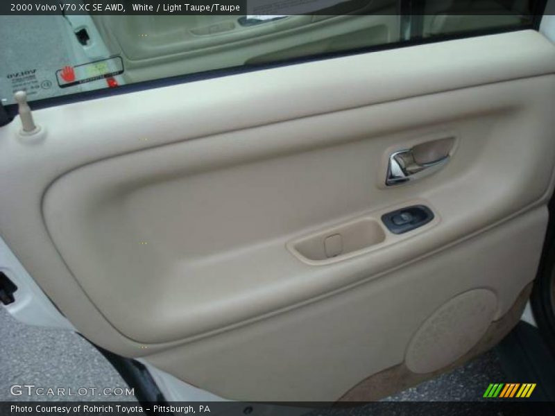 White / Light Taupe/Taupe 2000 Volvo V70 XC SE AWD