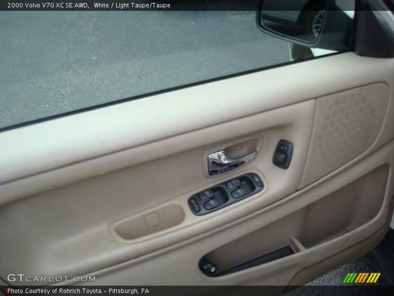 White / Light Taupe/Taupe 2000 Volvo V70 XC SE AWD