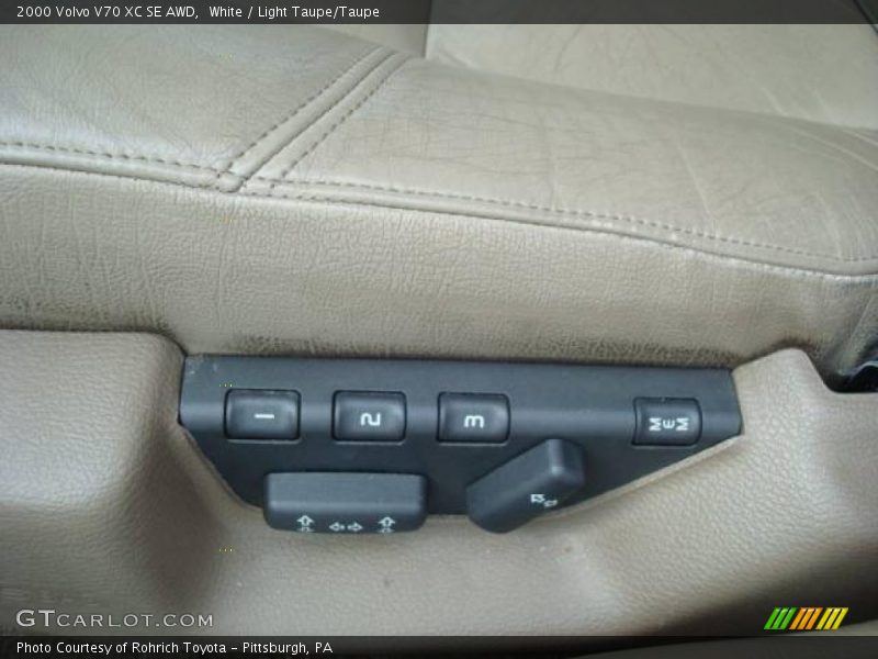 White / Light Taupe/Taupe 2000 Volvo V70 XC SE AWD