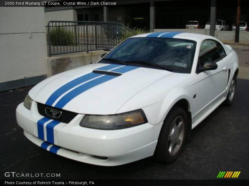 Crystal White / Dark Charcoal 2000 Ford Mustang GT Coupe