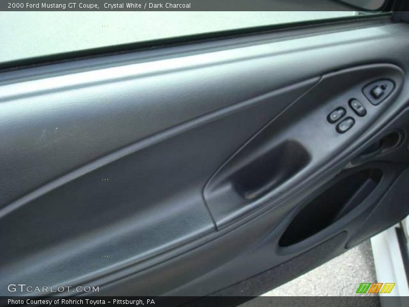 Crystal White / Dark Charcoal 2000 Ford Mustang GT Coupe