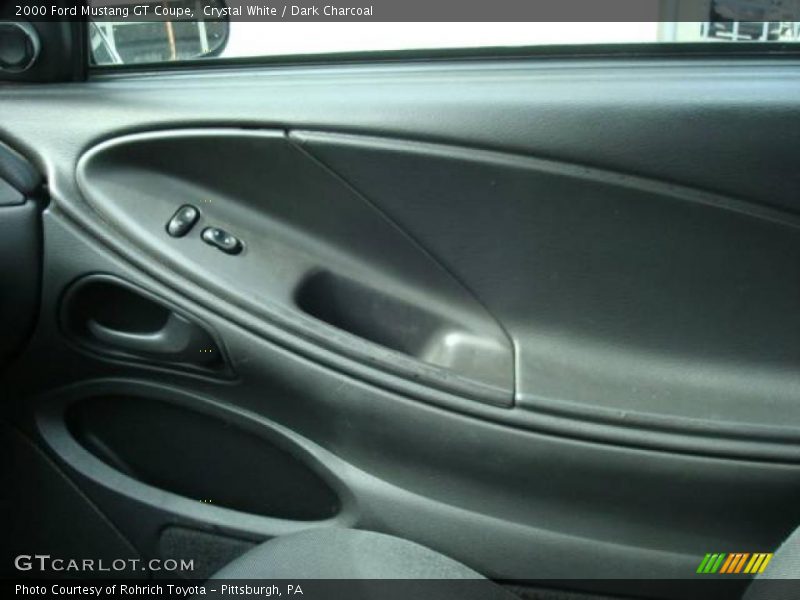 Crystal White / Dark Charcoal 2000 Ford Mustang GT Coupe