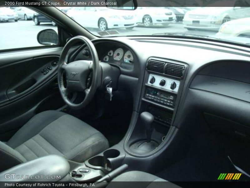 Crystal White / Dark Charcoal 2000 Ford Mustang GT Coupe