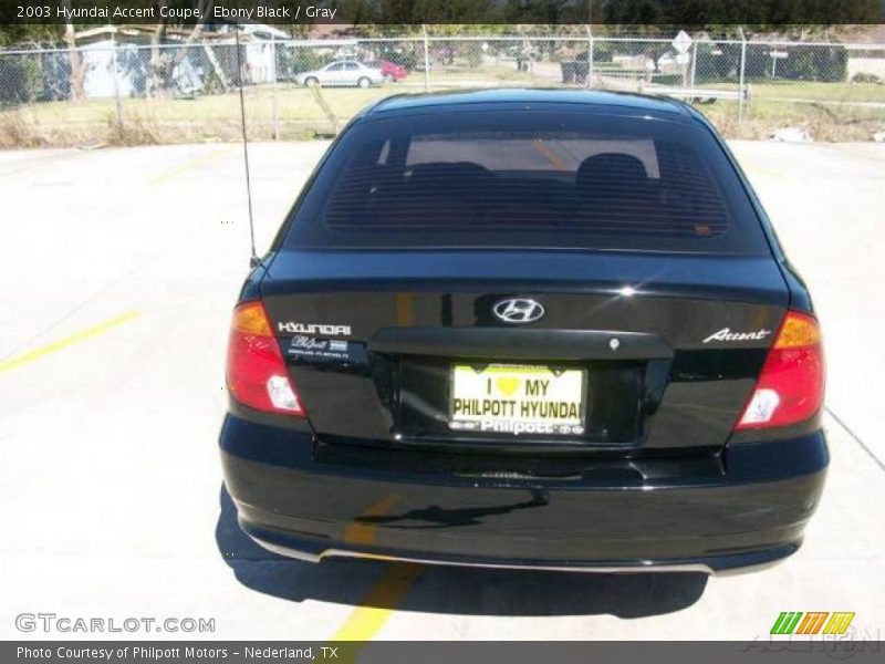 Ebony Black / Gray 2003 Hyundai Accent Coupe