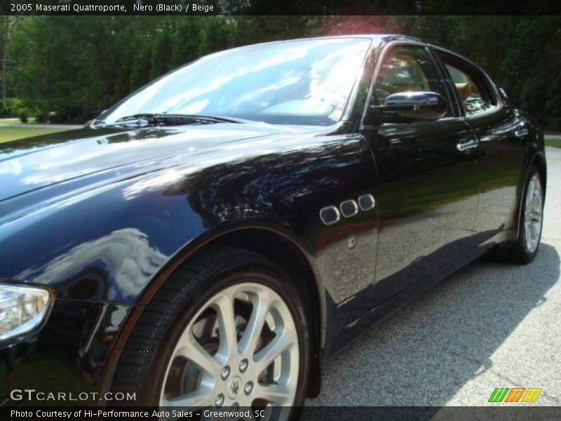 Nero (Black) / Beige 2005 Maserati Quattroporte