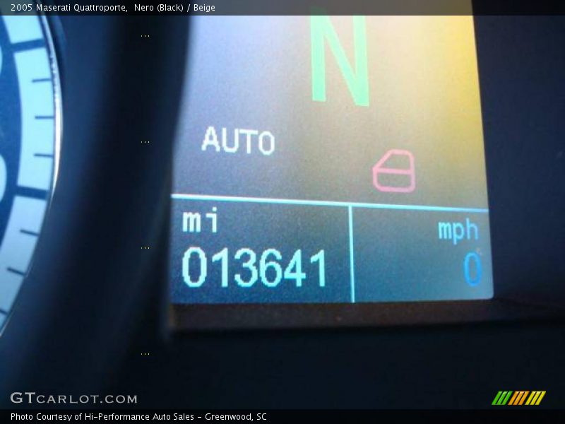 Nero (Black) / Beige 2005 Maserati Quattroporte