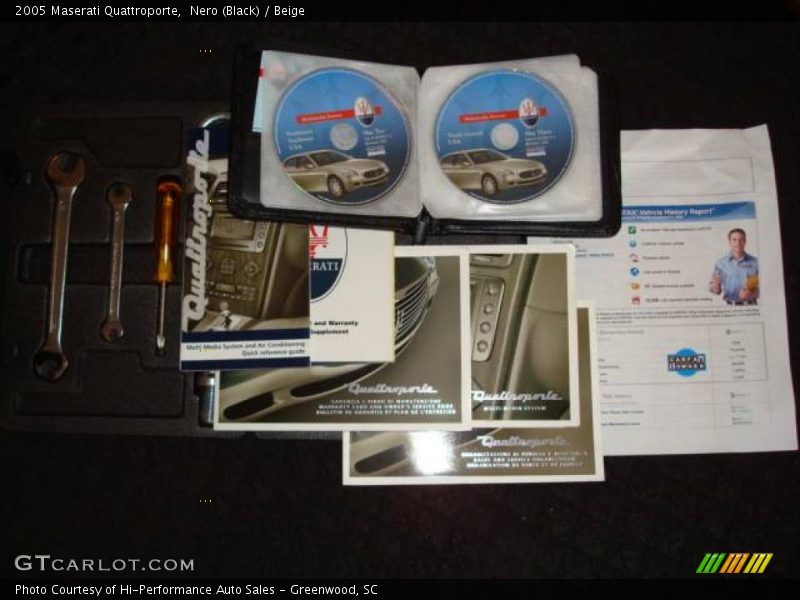 Nero (Black) / Beige 2005 Maserati Quattroporte