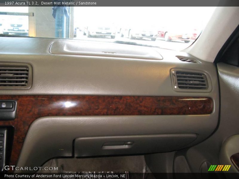 Desert Mist Metallic / Sandstone 1997 Acura TL 3.2