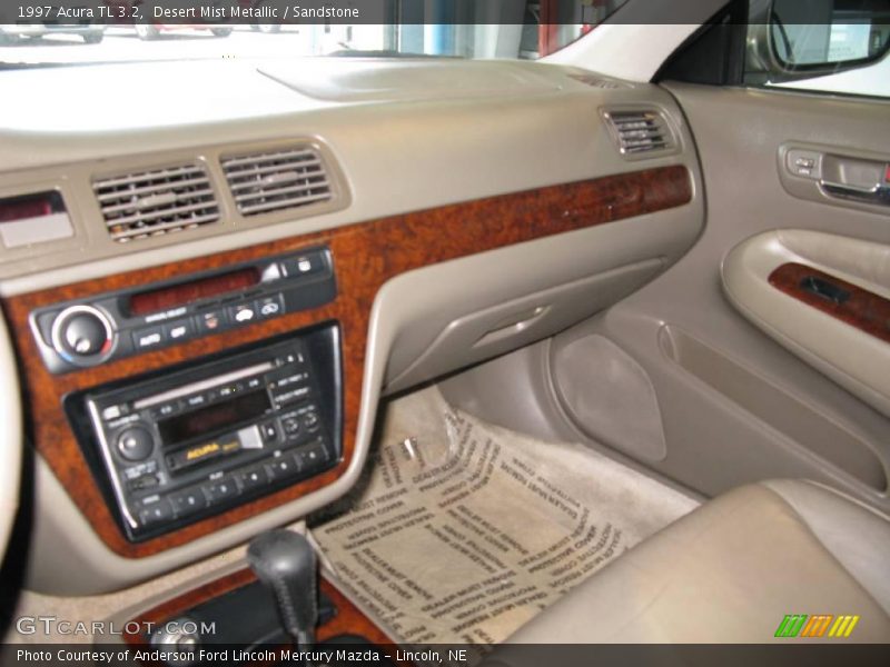 Desert Mist Metallic / Sandstone 1997 Acura TL 3.2