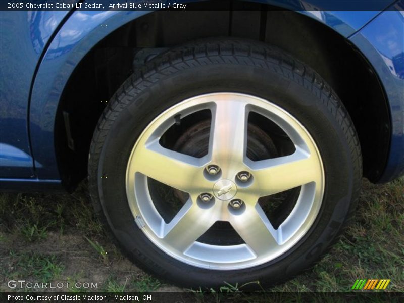 Arrival Blue Metallic / Gray 2005 Chevrolet Cobalt LT Sedan